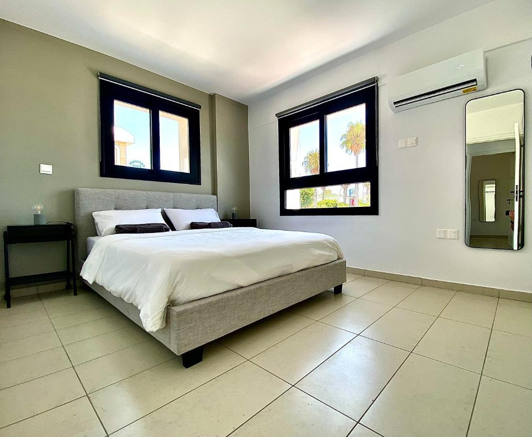 Sea La Vie #2 - Luxury Seaview Apartment Paphos Exteriér fotografie